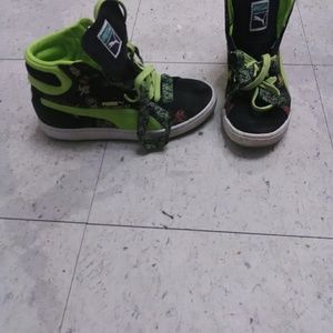 Girls puma size 6.5